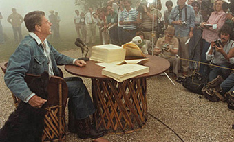 Ronald Reagan with the media