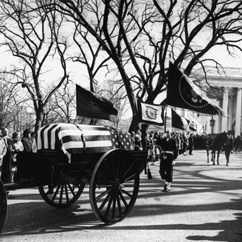 Coffin draped in U.S. flag