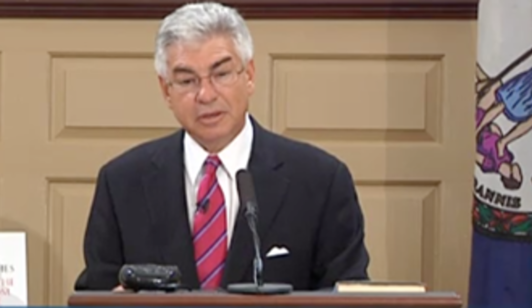 Richard Ben-Veniste at the lecturn